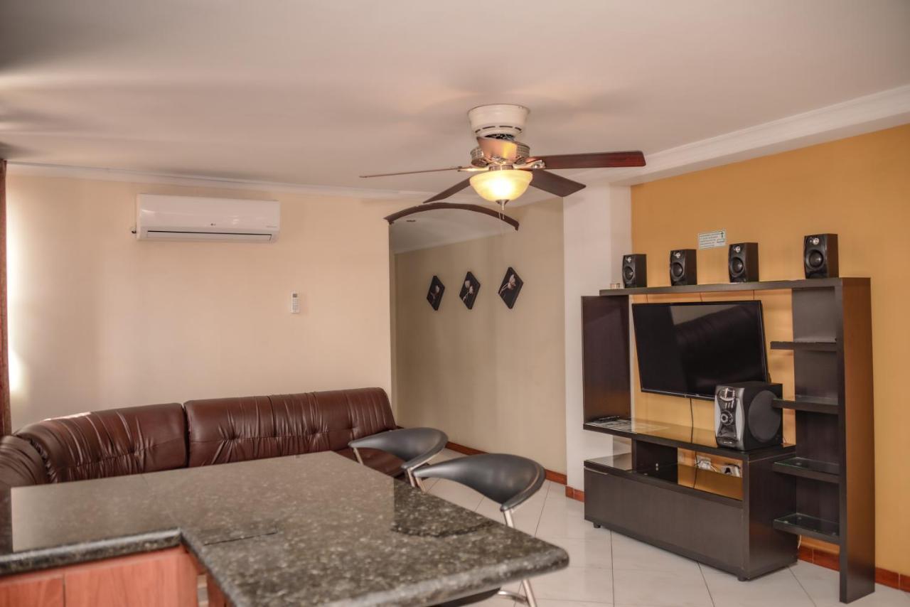 Calle 8 Suites Медельин Экстерьер фото