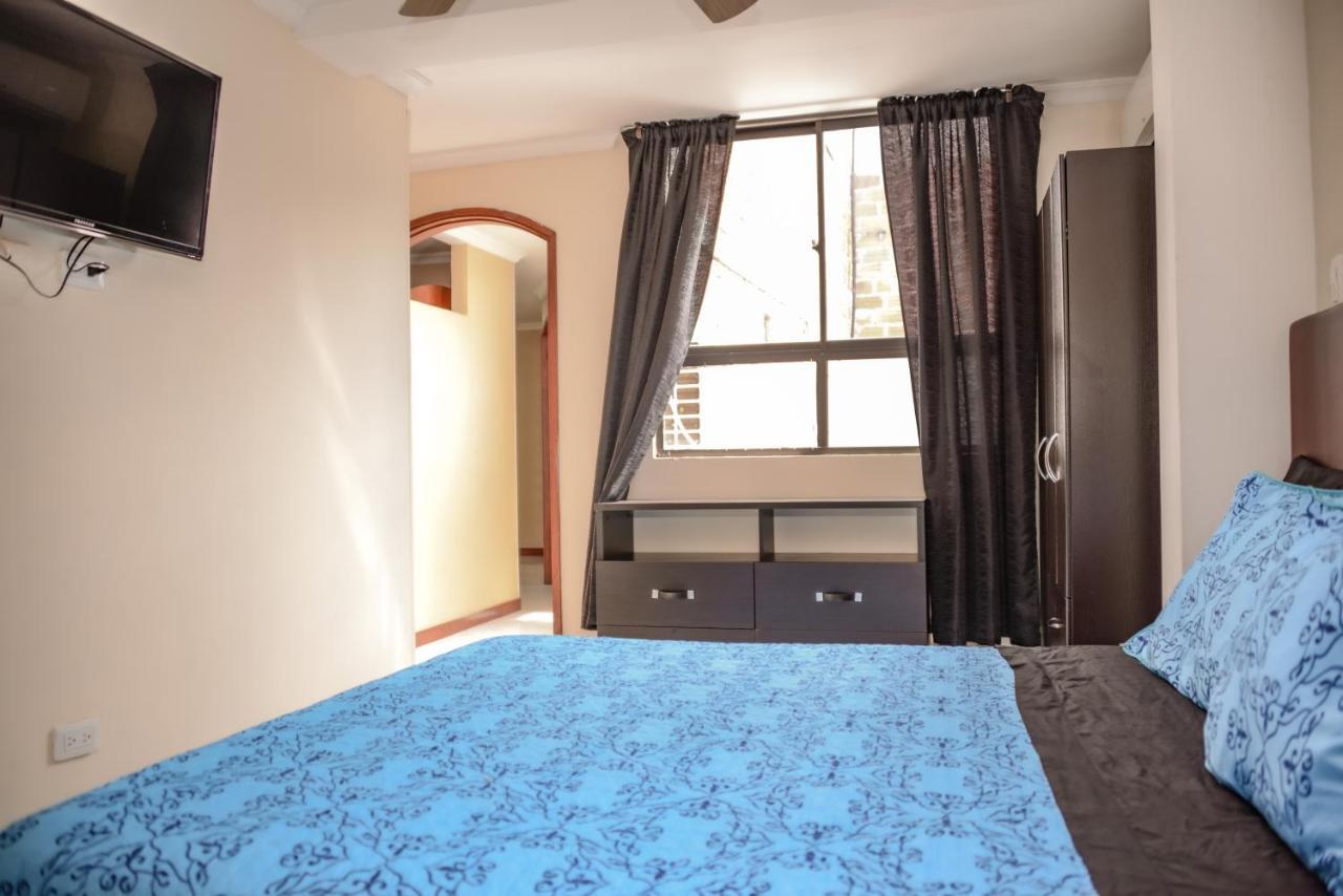 Calle 8 Suites Медельин Экстерьер фото