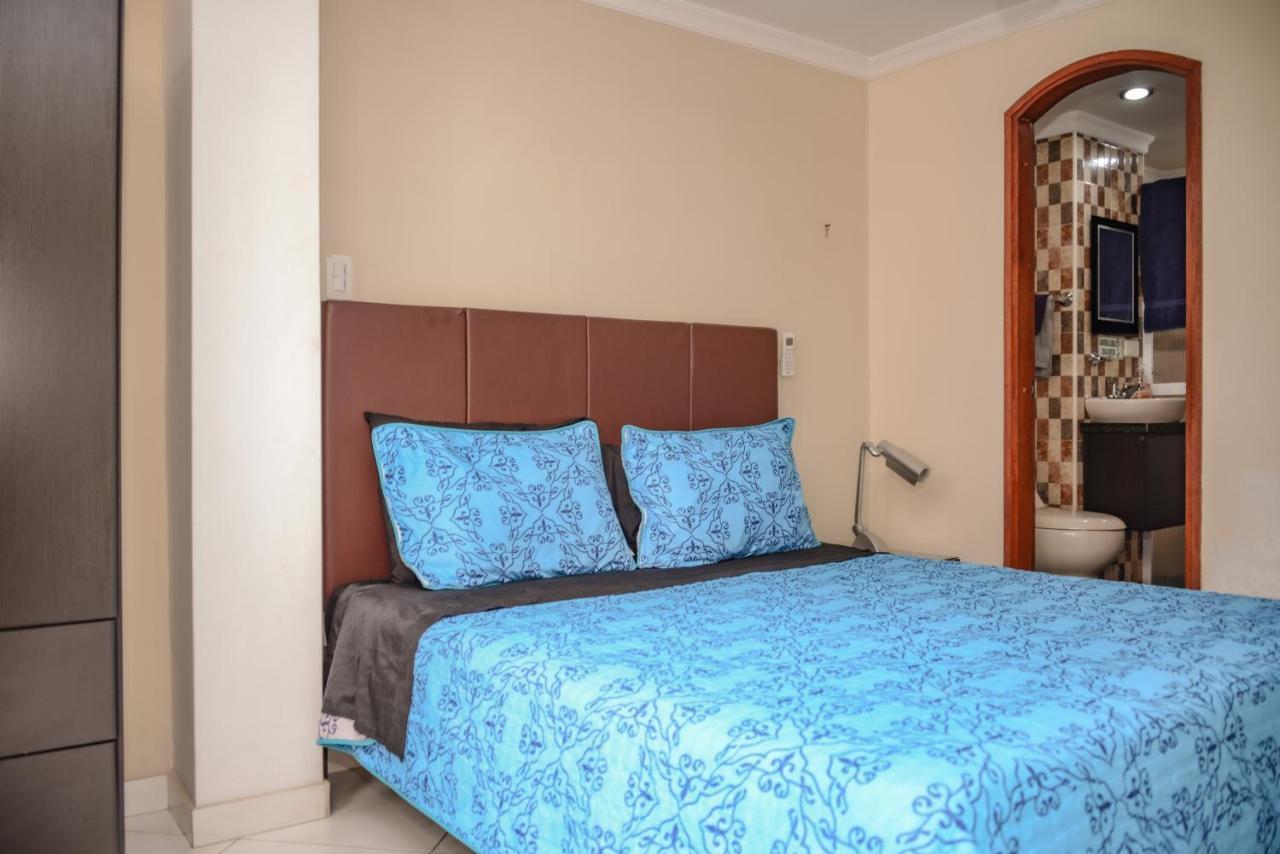 Calle 8 Suites Медельин Экстерьер фото