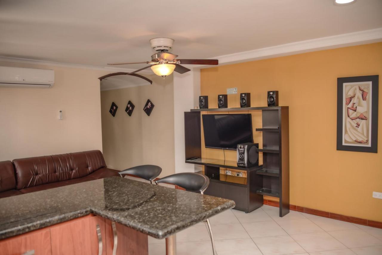 Calle 8 Suites Медельин Экстерьер фото