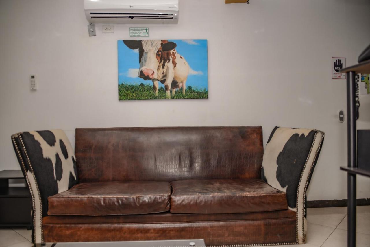 Calle 8 Suites Медельин Экстерьер фото
