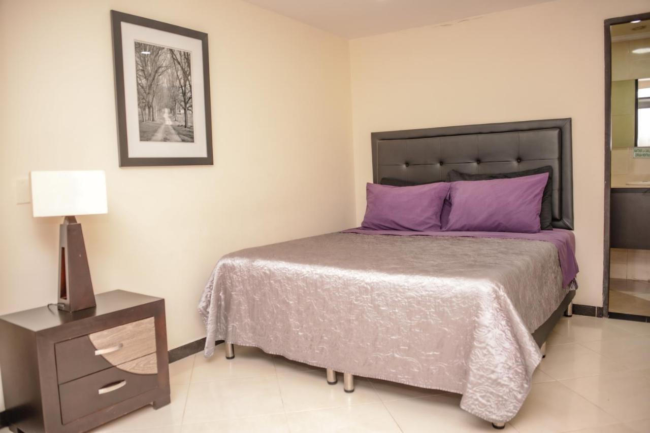 Calle 8 Suites Медельин Экстерьер фото