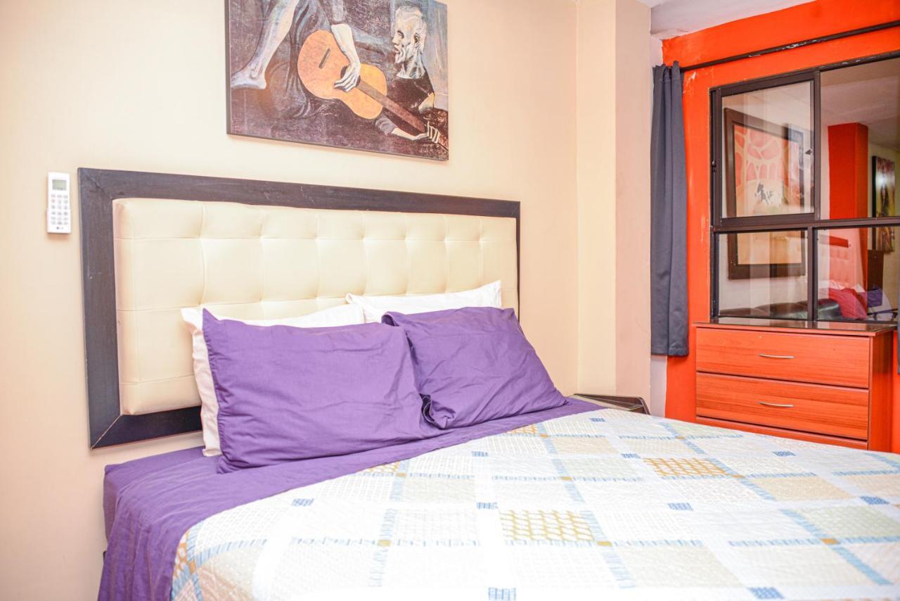 Calle 8 Suites Медельин Экстерьер фото