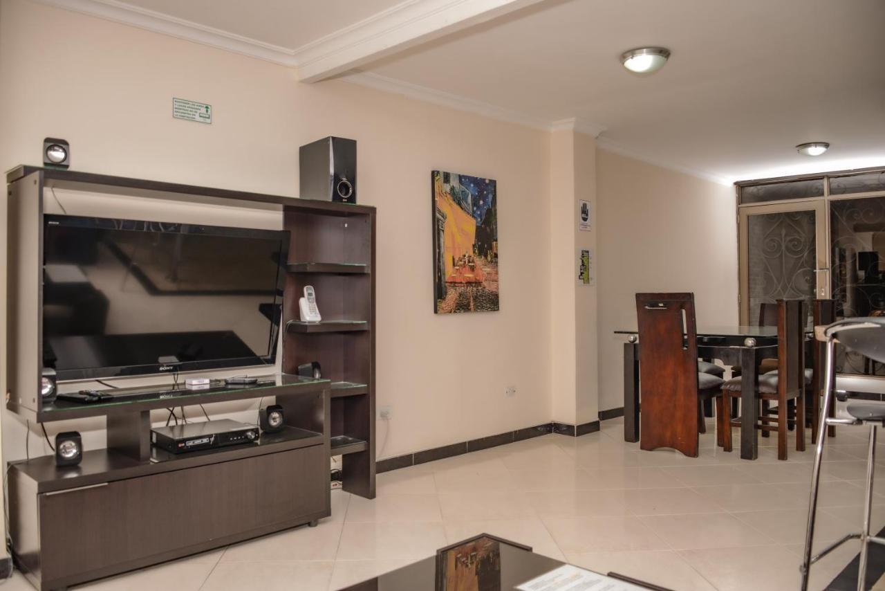 Calle 8 Suites Медельин Экстерьер фото